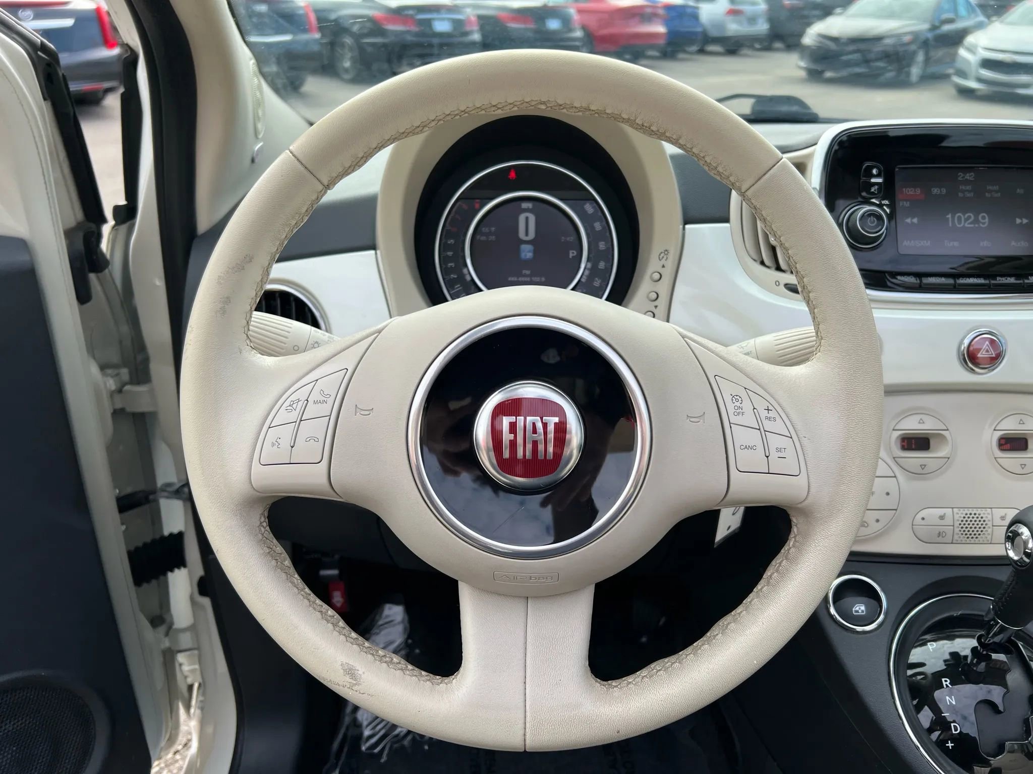 Used 2017 FIAT 500 Lounge image 11
