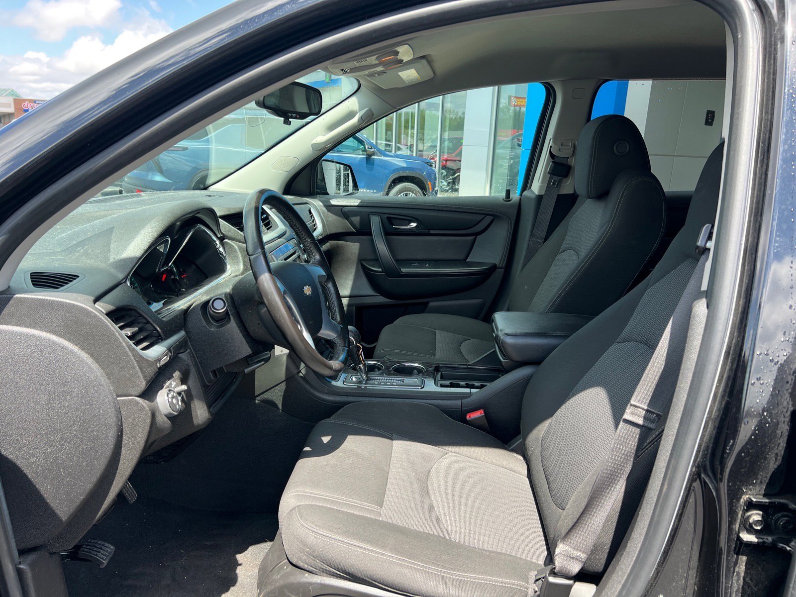 Used 2016 Chevrolet Traverse LT w/ Style and Technology Package FWD image 8