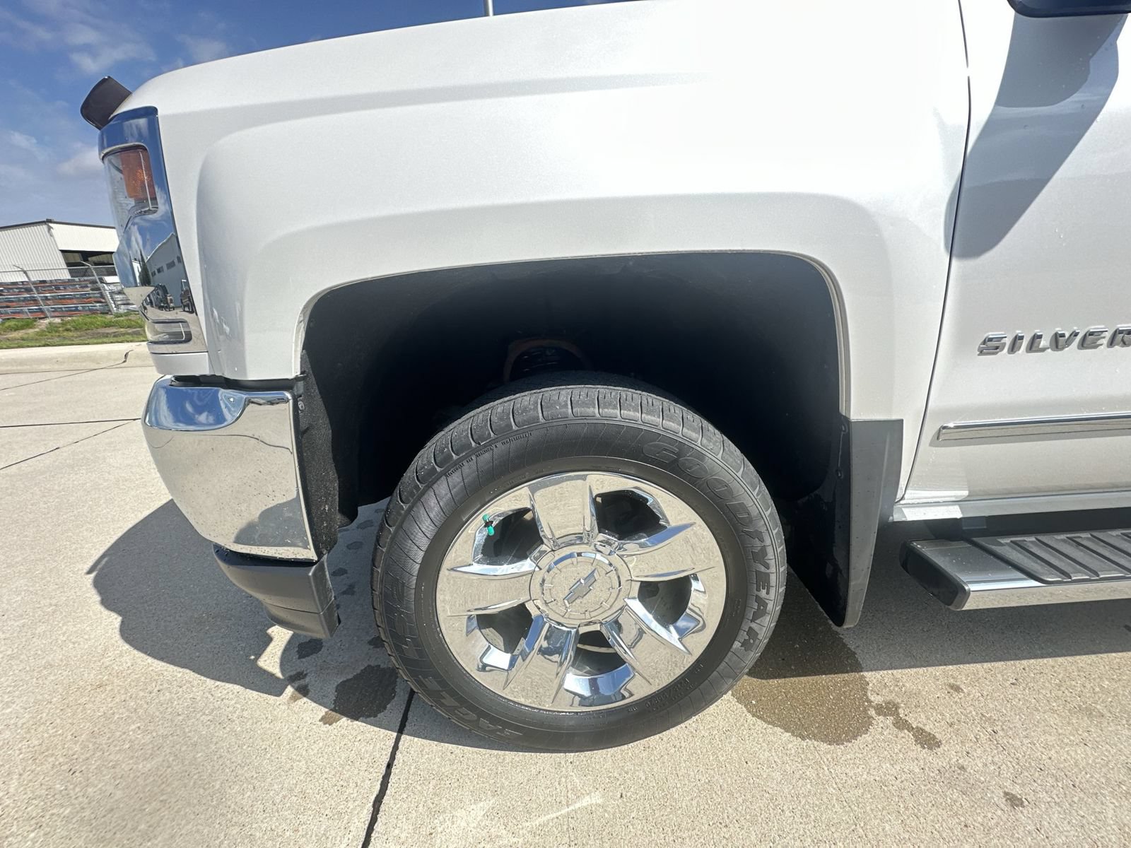Certified 2018 Chevrolet Silverado 1500 LTZ w/ Sport Package AWD/4WD image 32