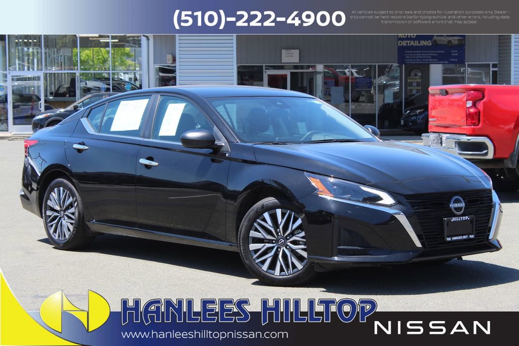 Used 2025 Nissan Altima 2.5 SV FWD image 1