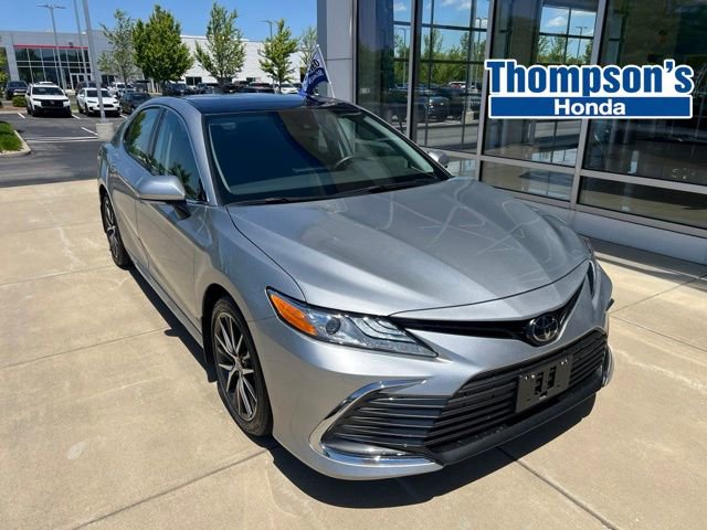 Used 2023 Toyota Camry XLE w/ Cold Weather Package FWD image 1