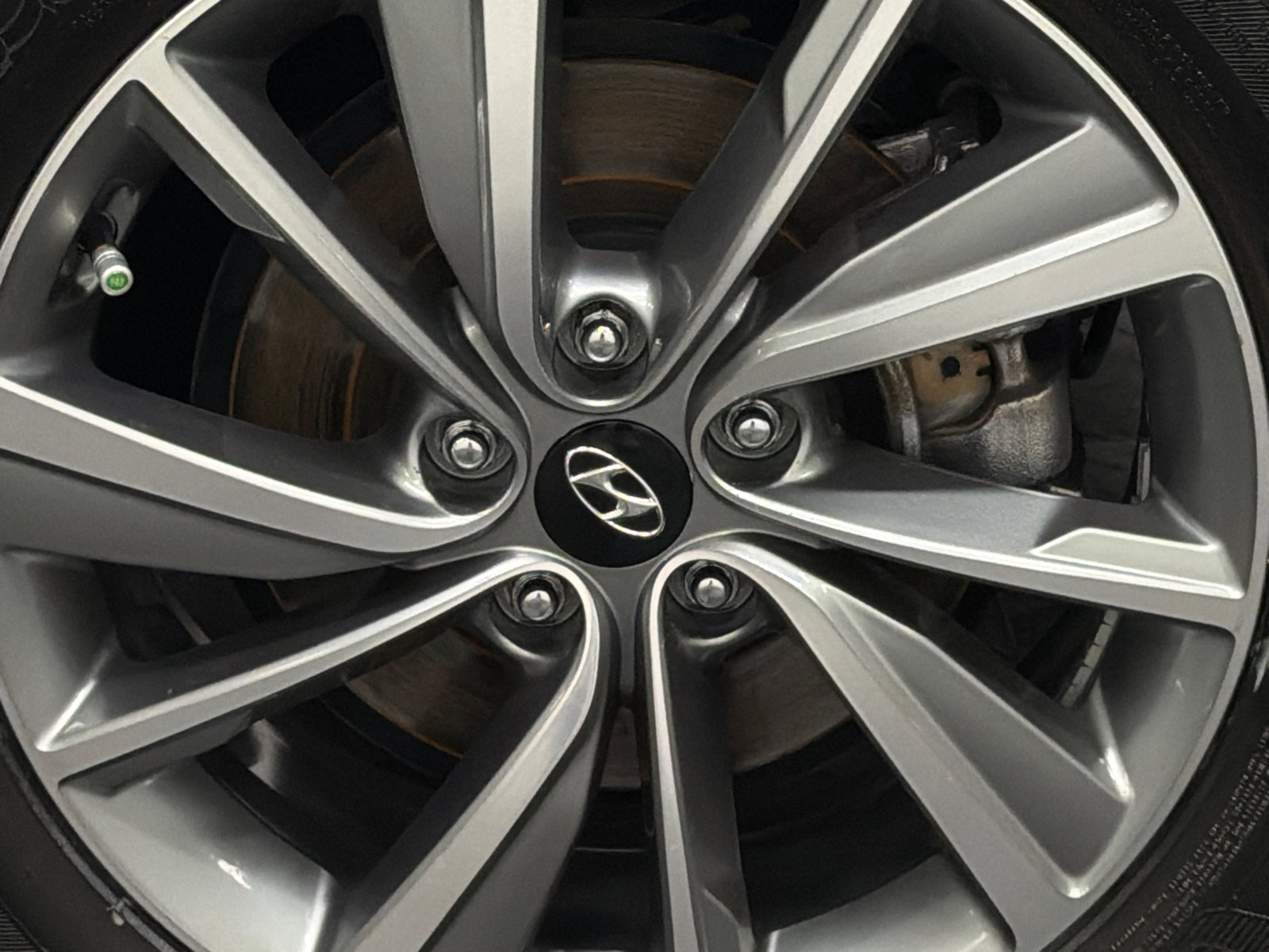 Used 2019 Hyundai Santa Fe FWD image 5