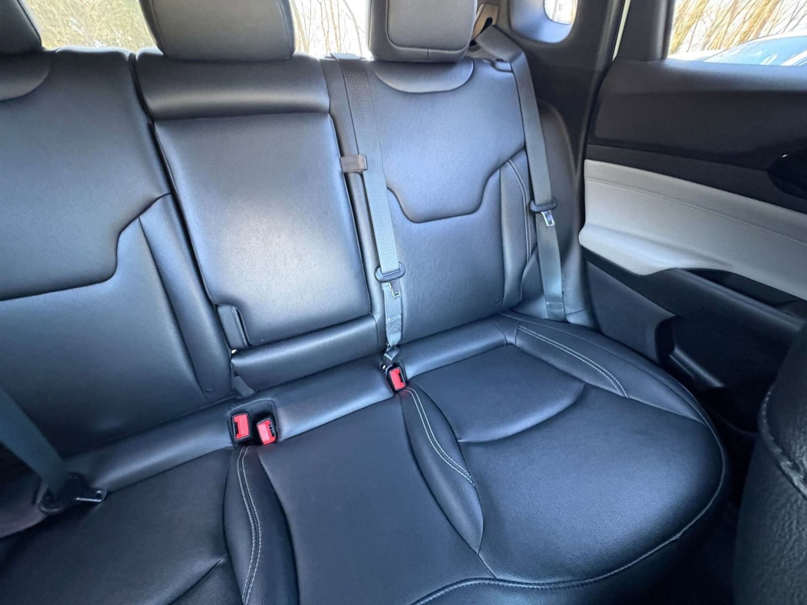 Used 2025 Jeep Compass Limited image 35