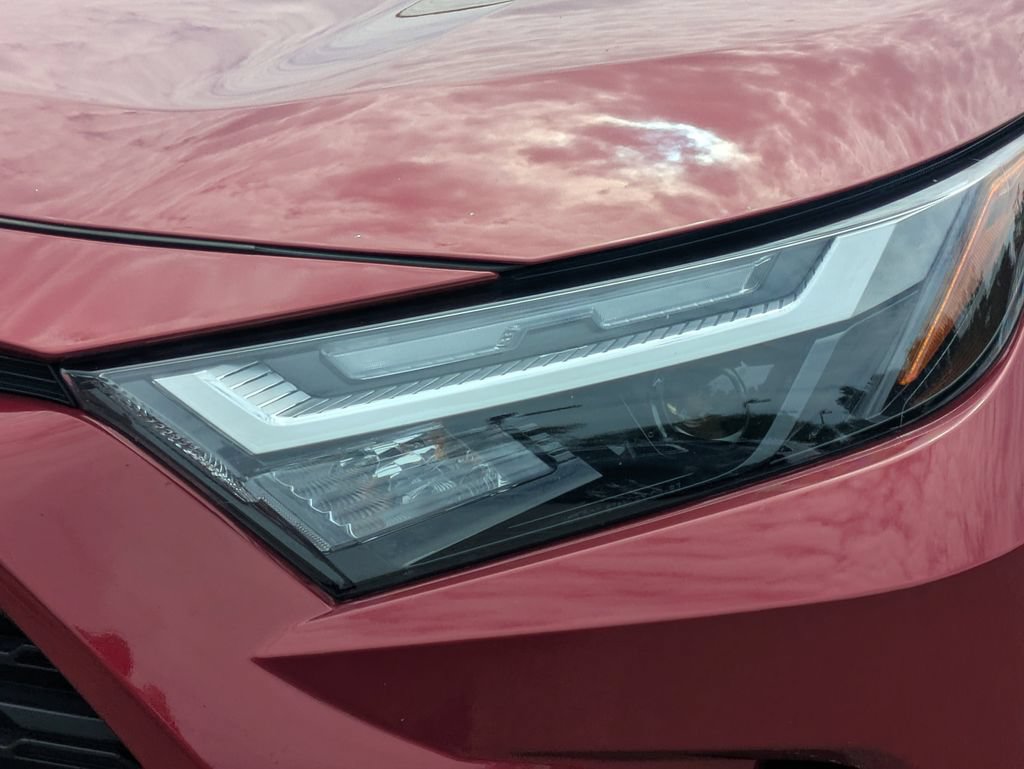 Used 2025 Toyota RAV4 XLE AWD/4WD image 9