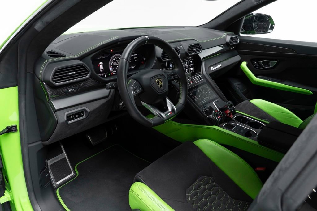 Used 2021 Lamborghini Urus AWD/4WD image 13
