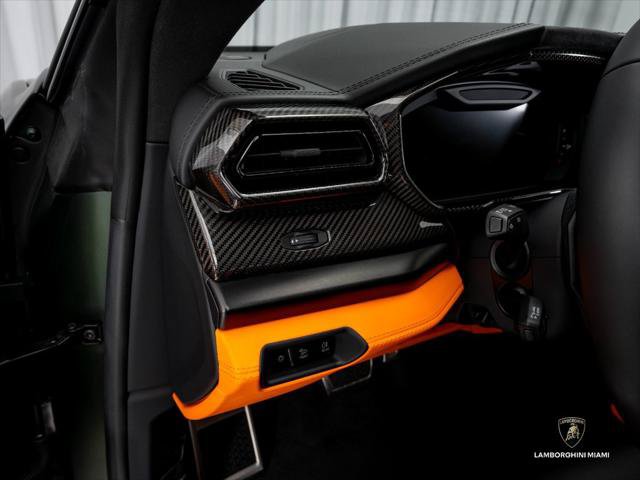 Used 2026 Lamborghini Urus SE AWD/4WD image 28
