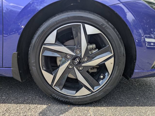 Certified 2023 Hyundai Elantra Limited FWD image 11
