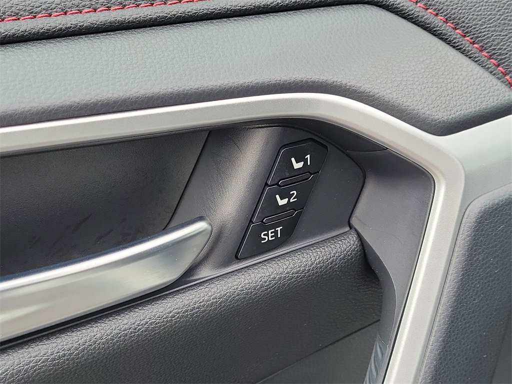 Used 2025 Toyota RAV4 XSE w/ Premium Package image 19