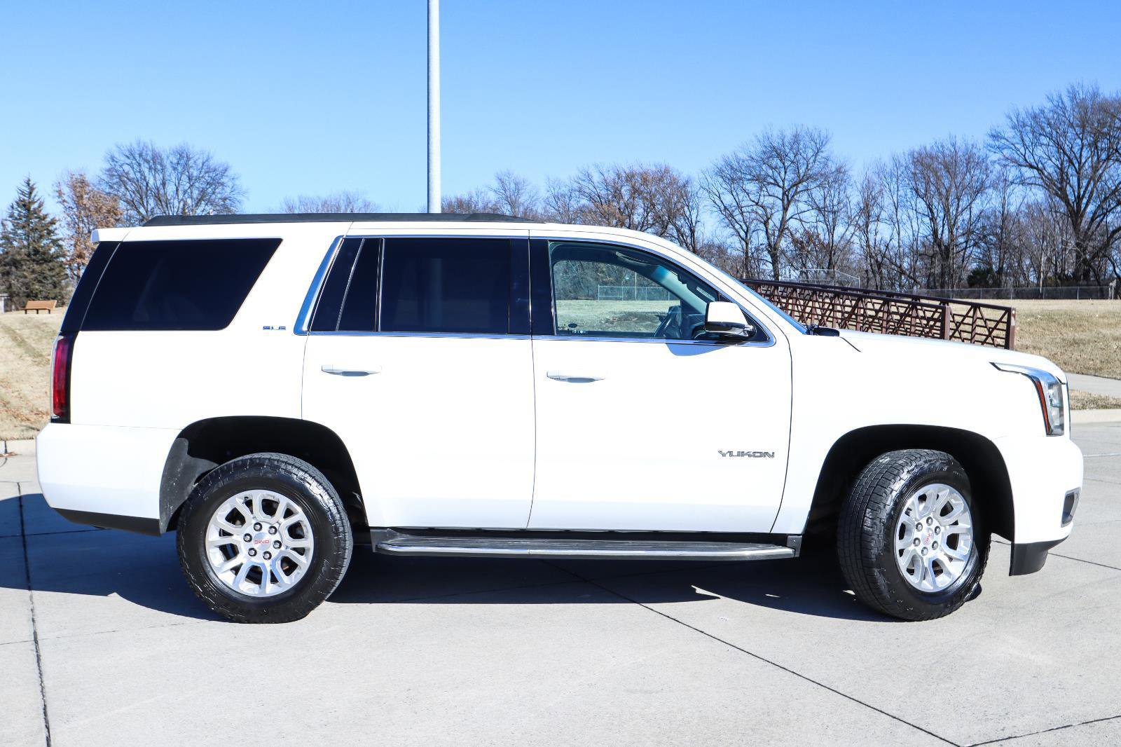 Used 2017 GMC Yukon SLE w/ Convenience Package image 5