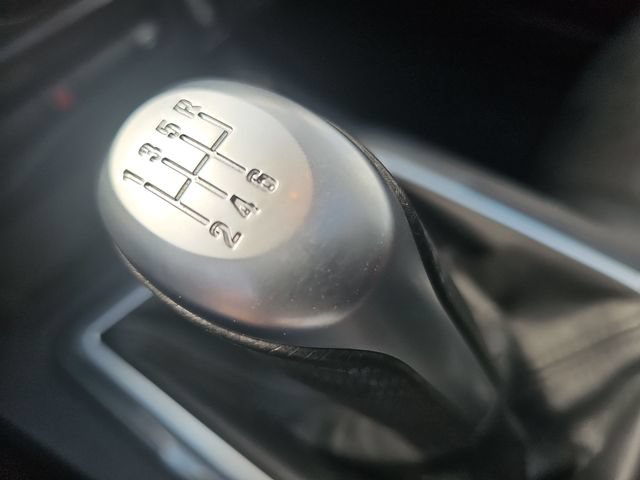 Used 2009 Dodge Challenger SRT8 w/ SRT Option Group II RWD image 17