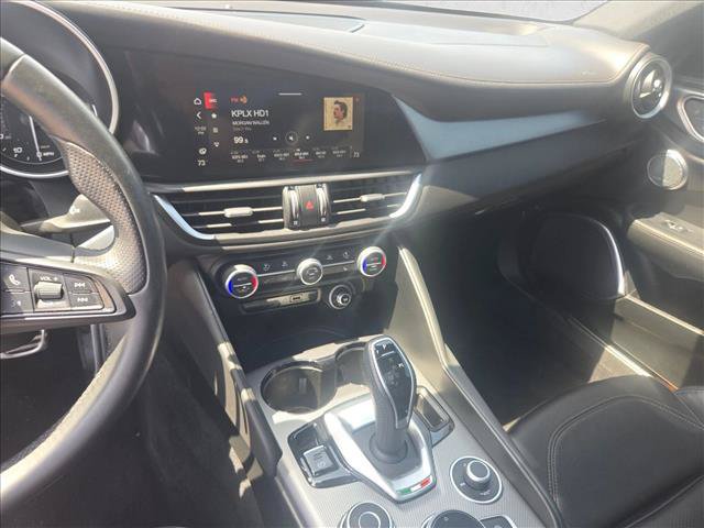 Used 2023 Alfa Romeo Giulia Veloce RWD image 12