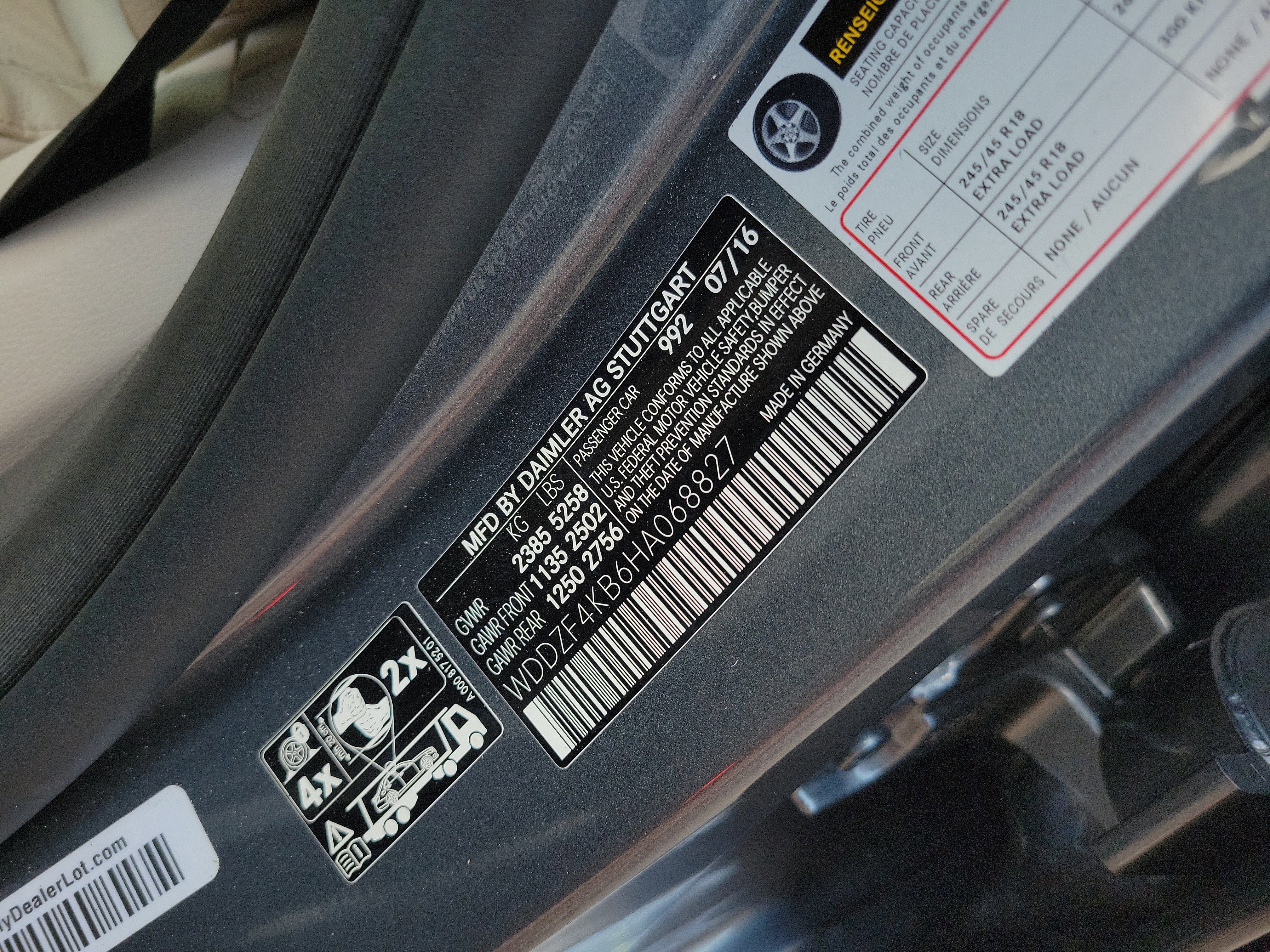 Used 2017 Mercedes-Benz E 300 4MATIC image 29