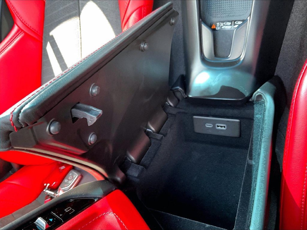 Used 2025 Chevrolet Corvette Stingray Premium Cpe w/ Z51 Performance Package RWD image 27