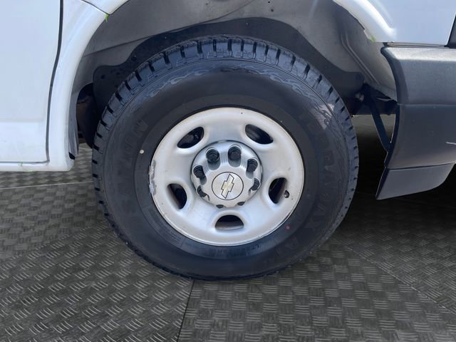 Used 2021 Chevrolet Express 2500 Extended w/ Driver Convenience Package RWD image 29