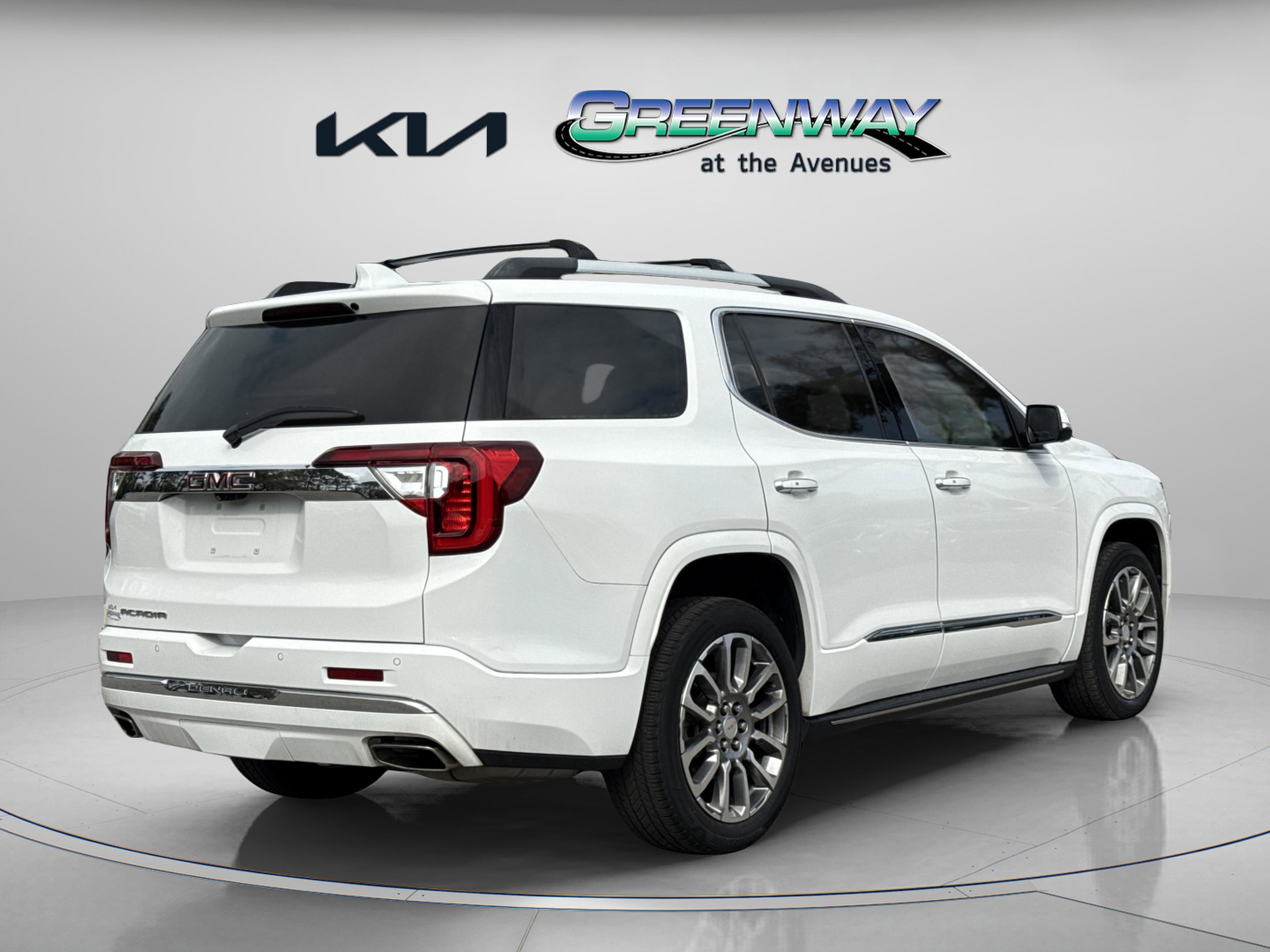 Used 2021 GMC Acadia Denali w/ Denali Technology Package image 7