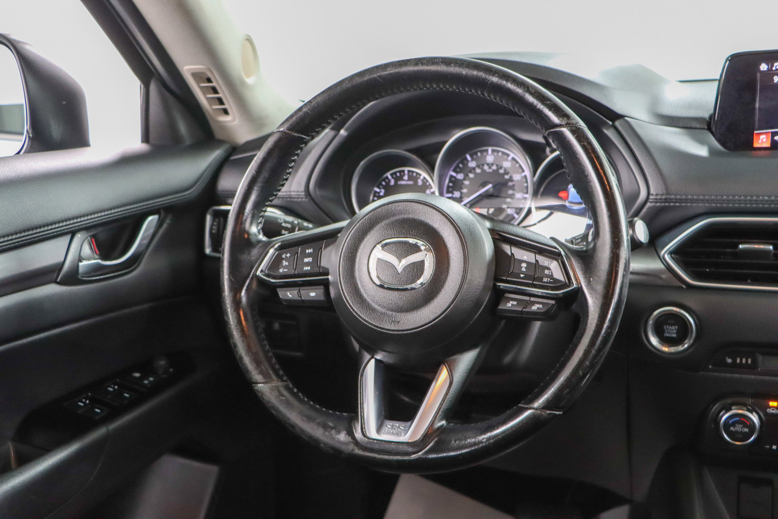 Used 2018 MAZDA CX-5 Touring image 12