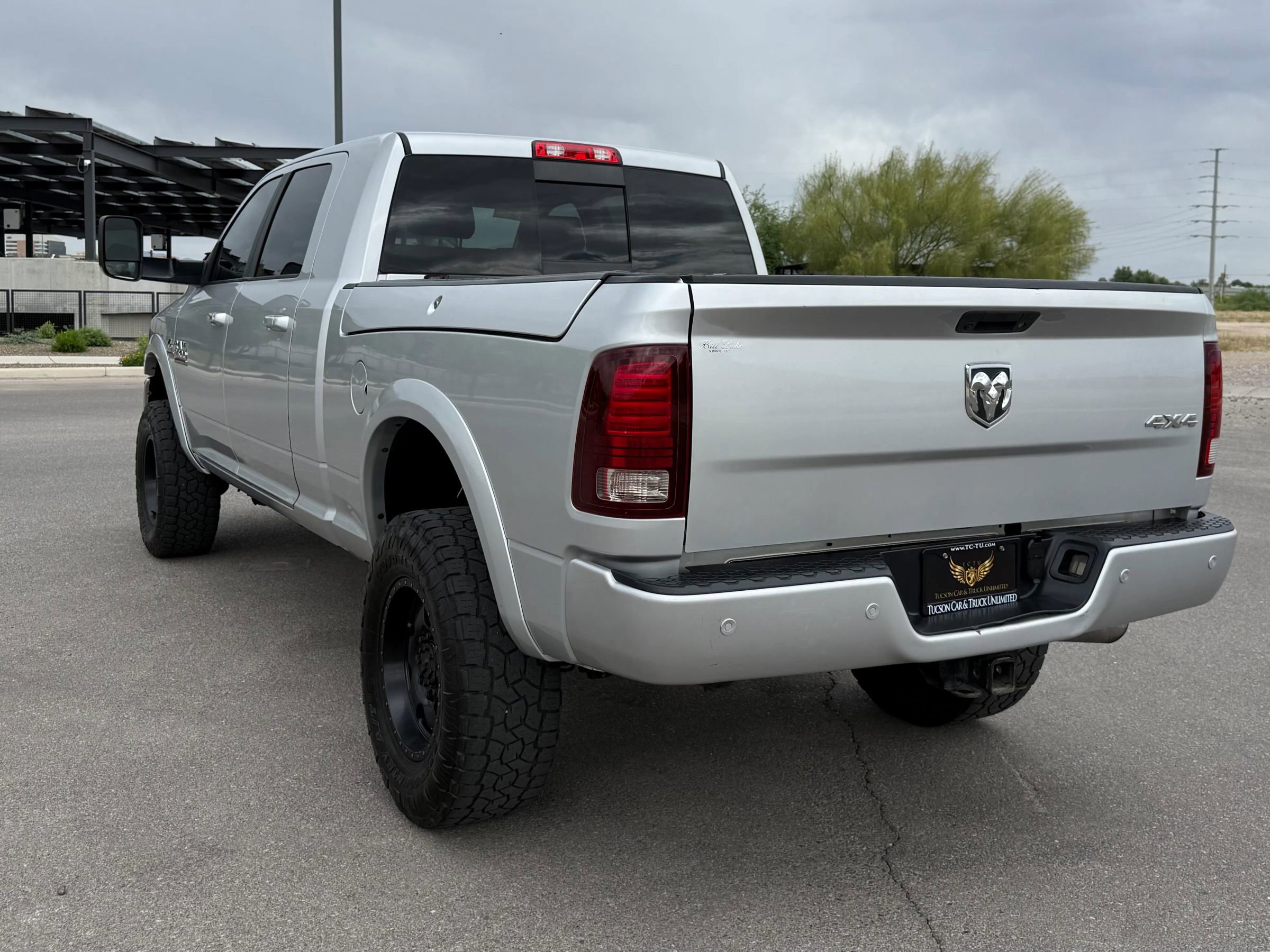 Used 2018 RAM 2500 Laramie w/ Sport Appearance Group AWD/4WD image 2