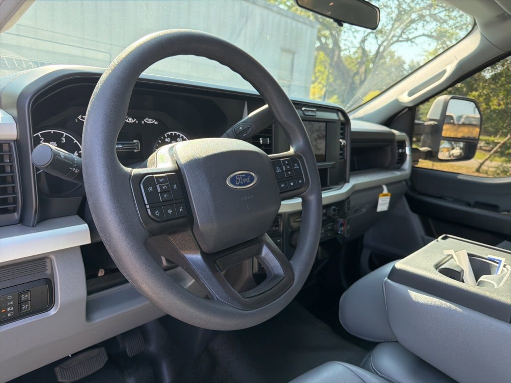 Used 2025 Ford F250 XL image 9