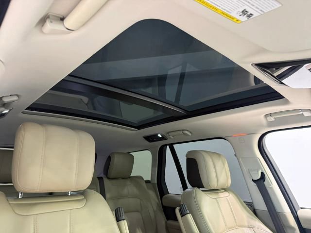 Used 2020 Land Rover Range Rover HSE AWD/4WD image 28