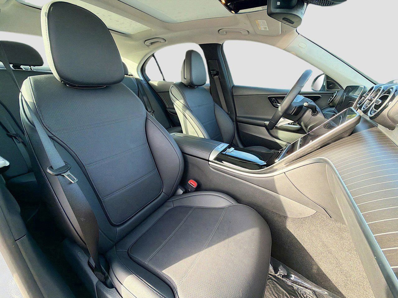Used 2024 Mercedes-Benz C 300 Sedan image 16
