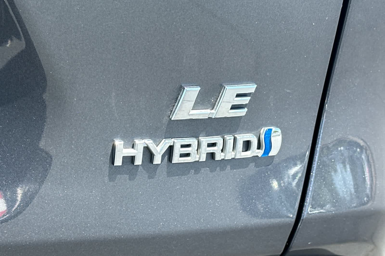 Used 2019 Toyota RAV4 LE AWD/4WD image 31