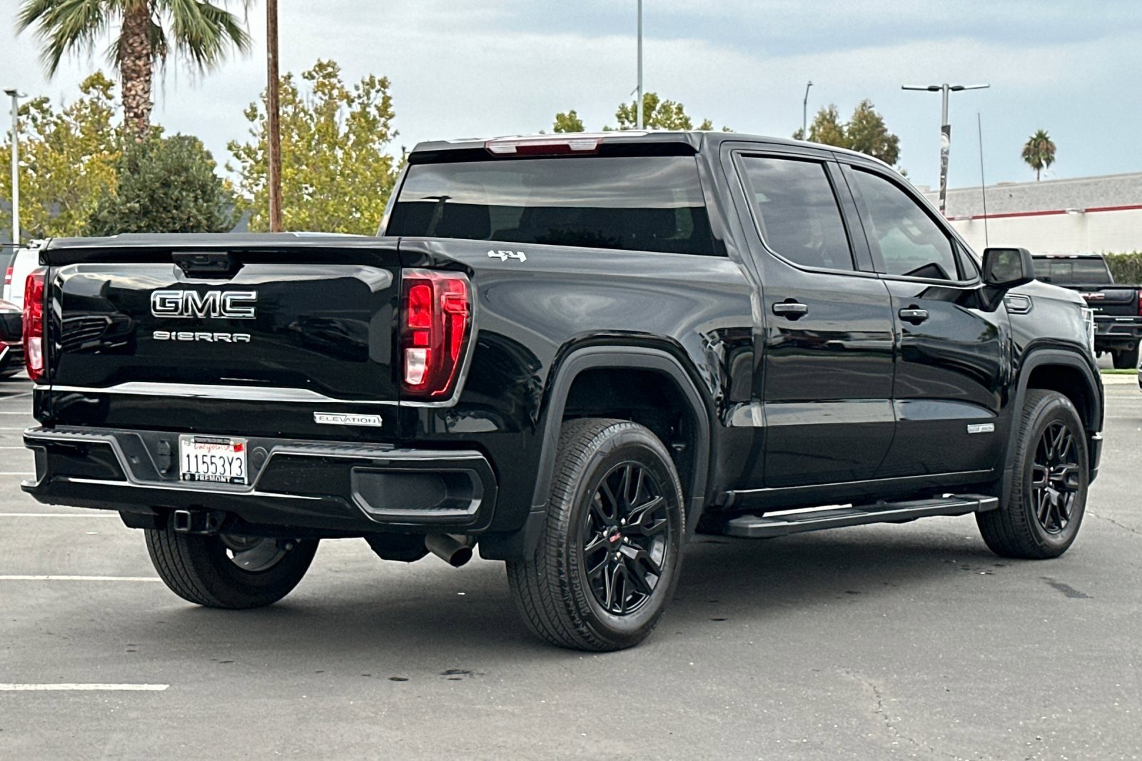 Used 2024 GMC Sierra 1500 Elevation w/ LPO, Elevation Black Package image 3