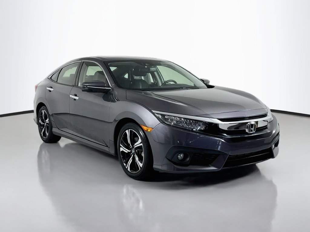 Used 2018 Honda Civic Touring image 4
