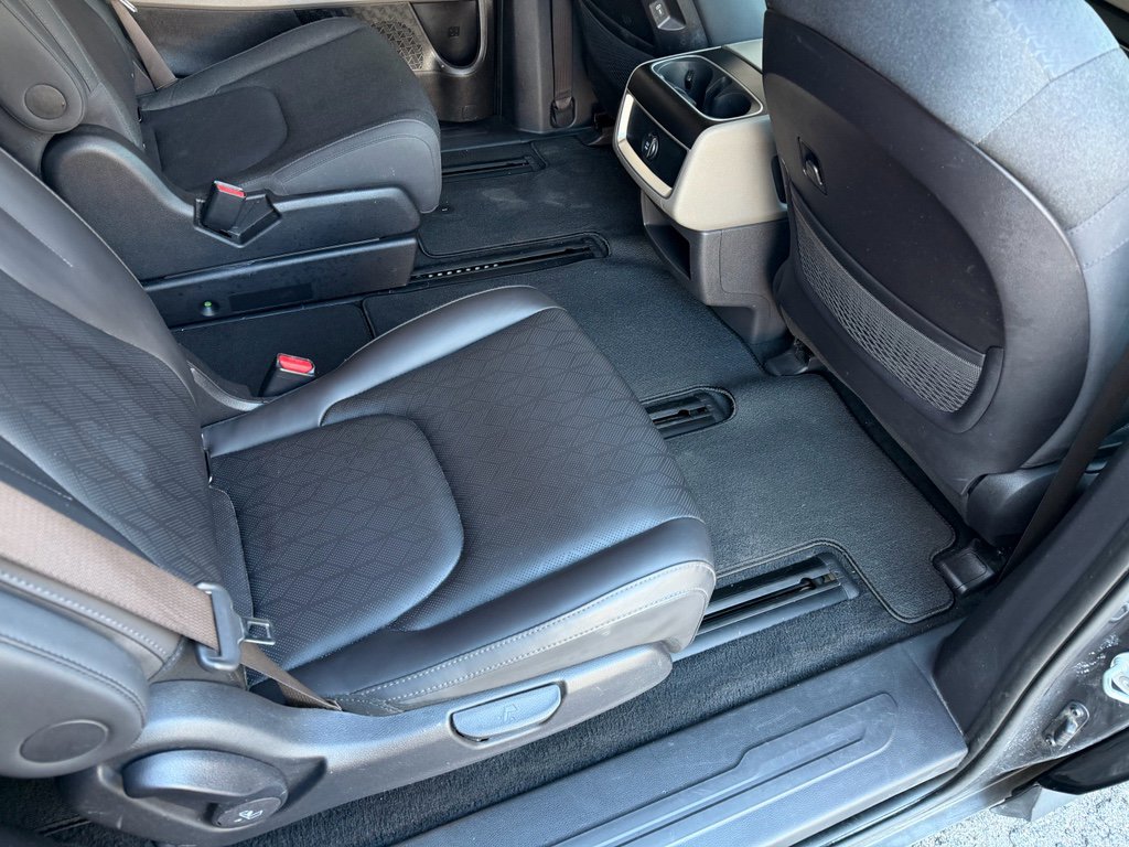 Used 2025 Kia Carnival LX image 20