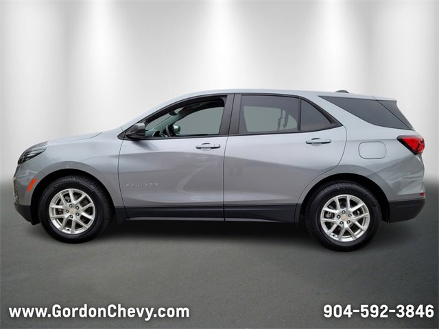 Used 2023 Chevrolet Equinox LS w/ LS Convenience Package image 2
