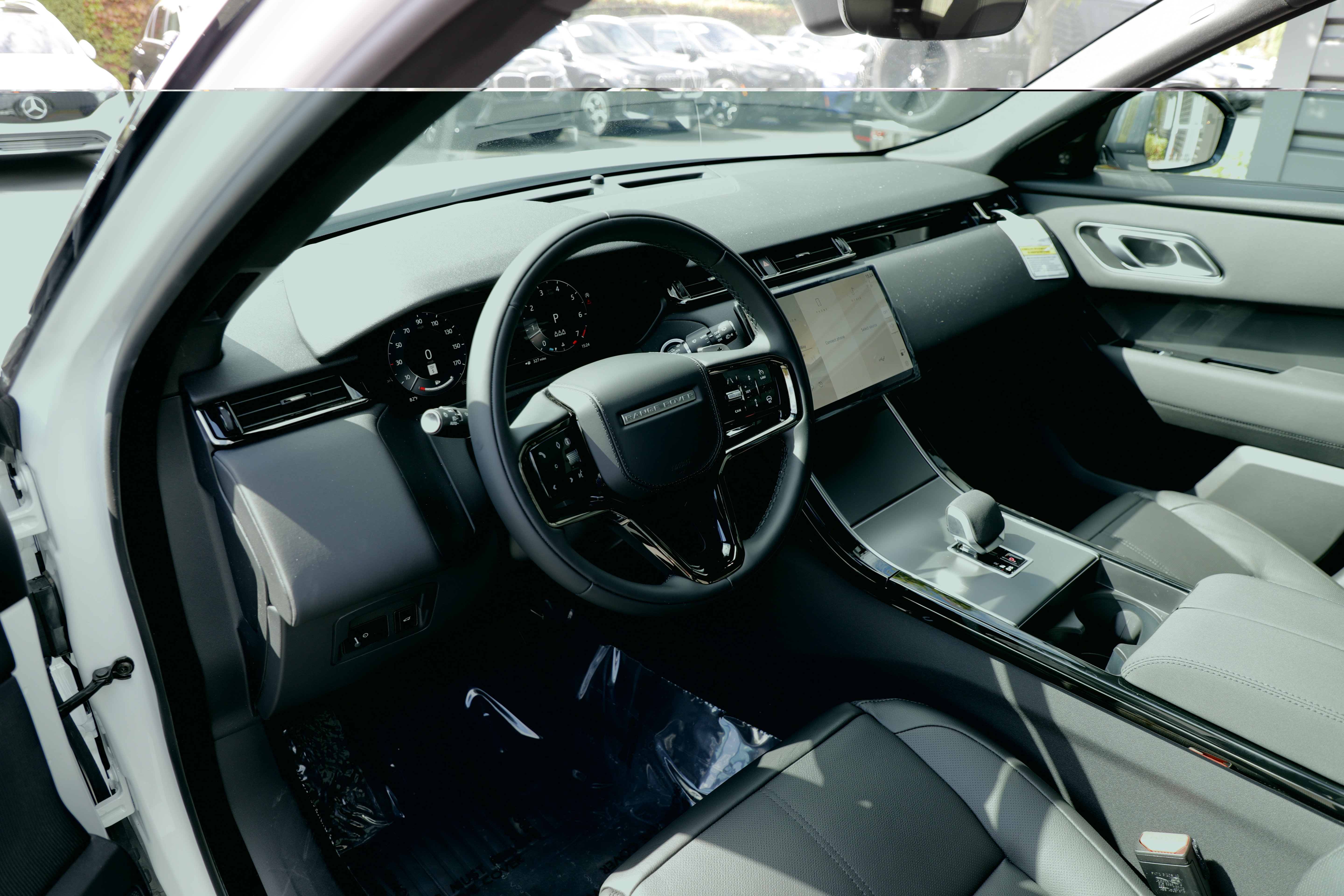 New 2026 Land Rover Range Rover Velar S AWD/4WD image 18