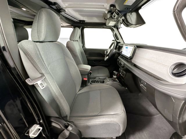 Used 2025 Jeep Wrangler Unlimited Sahara w/ Safety Group image 29