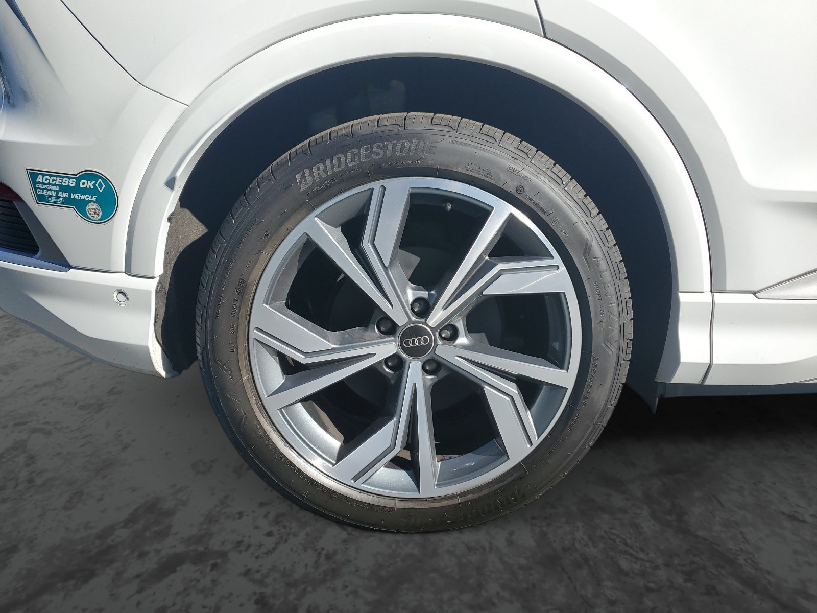 Used 2024 Audi Q4 e-tron Prestige AWD/4WD image 5