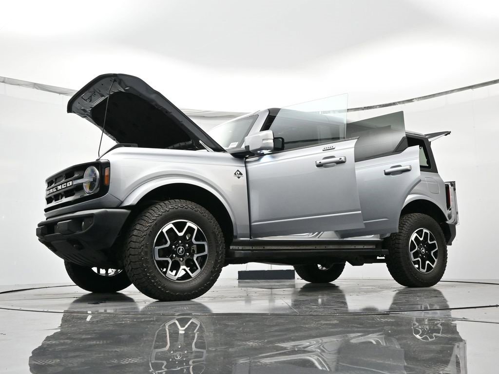 Used 2023 Ford Bronco Outer Banks image 47