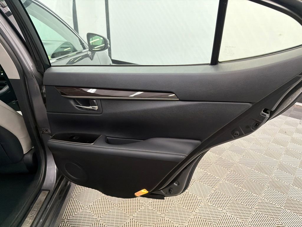 Used 2018 Lexus ES 350 w/ Premier Package image 18