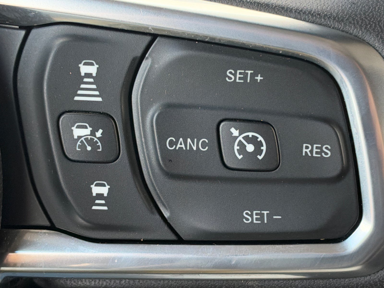 Used 2026 Jeep Wrangler Unlimited Sahara AWD/4WD image 27