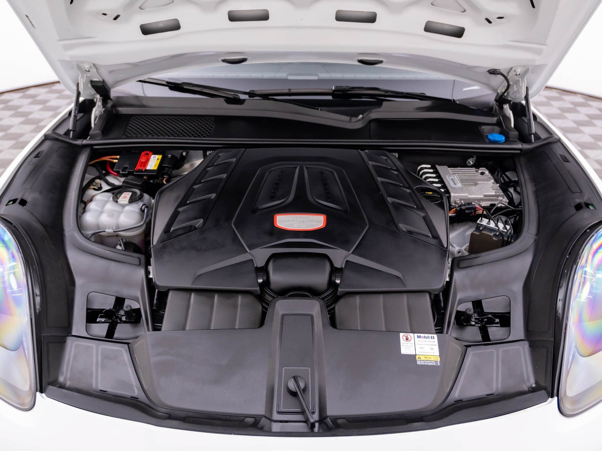 Certified 2022 Porsche Cayenne GTS AWD/4WD image 31