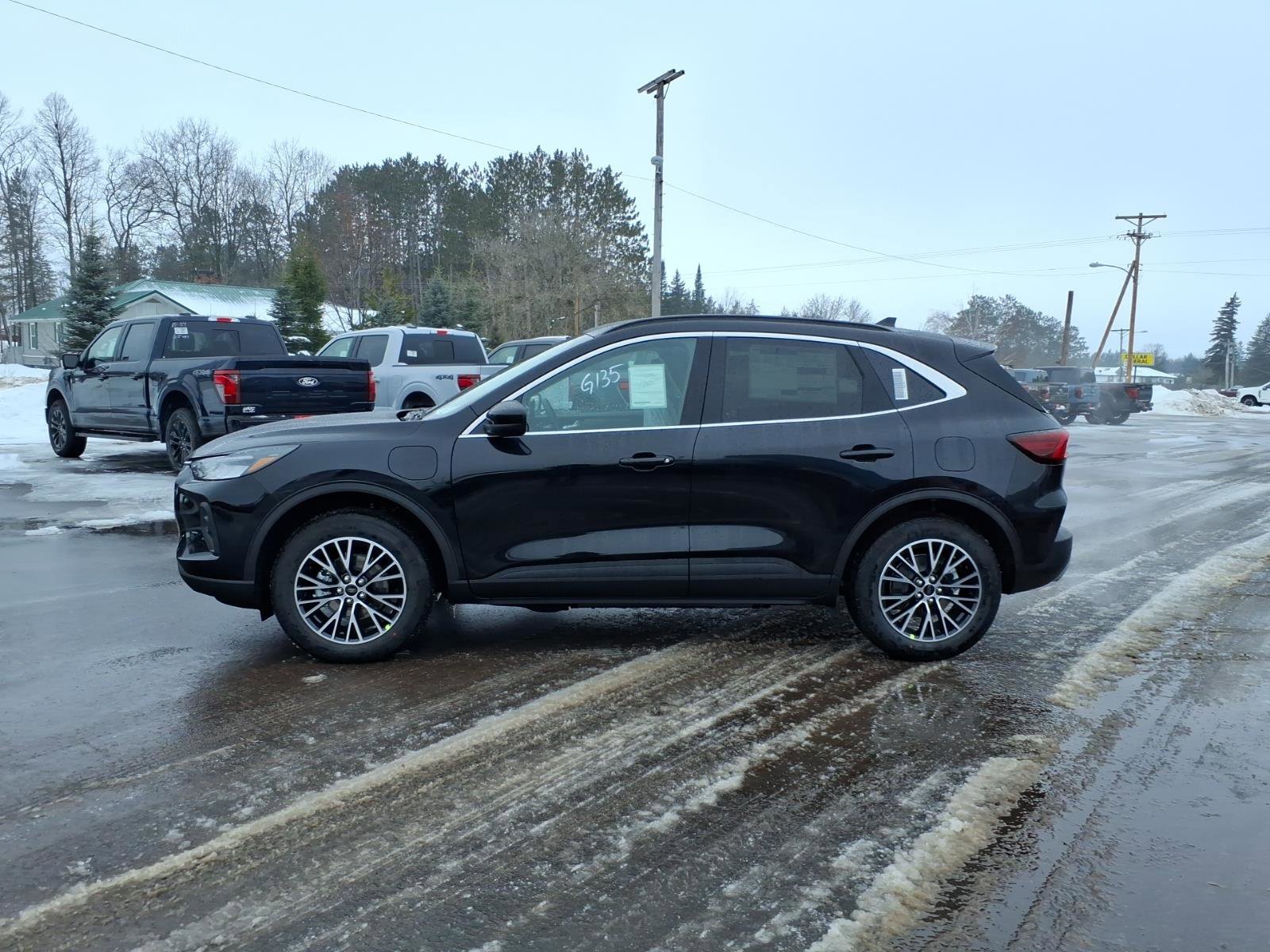 New 2026 Ford Escape SE w/ Class II Trailer Tow Package image 2