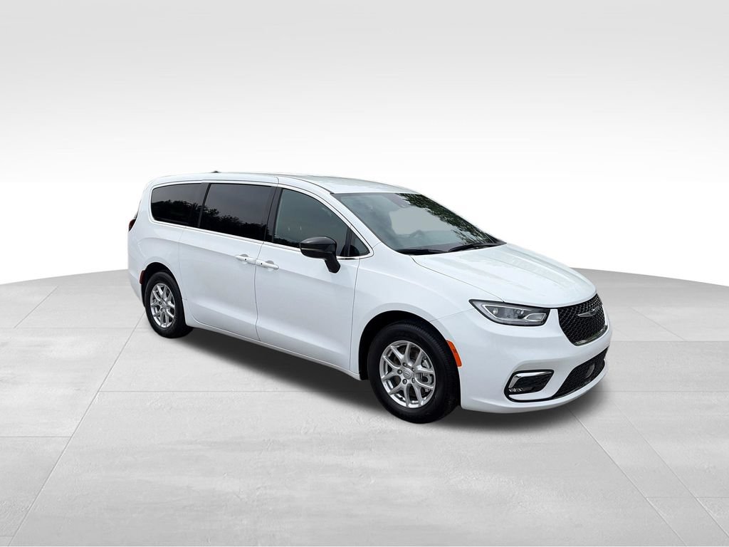 Used 2026 Chrysler Pacifica Select FWD image 8