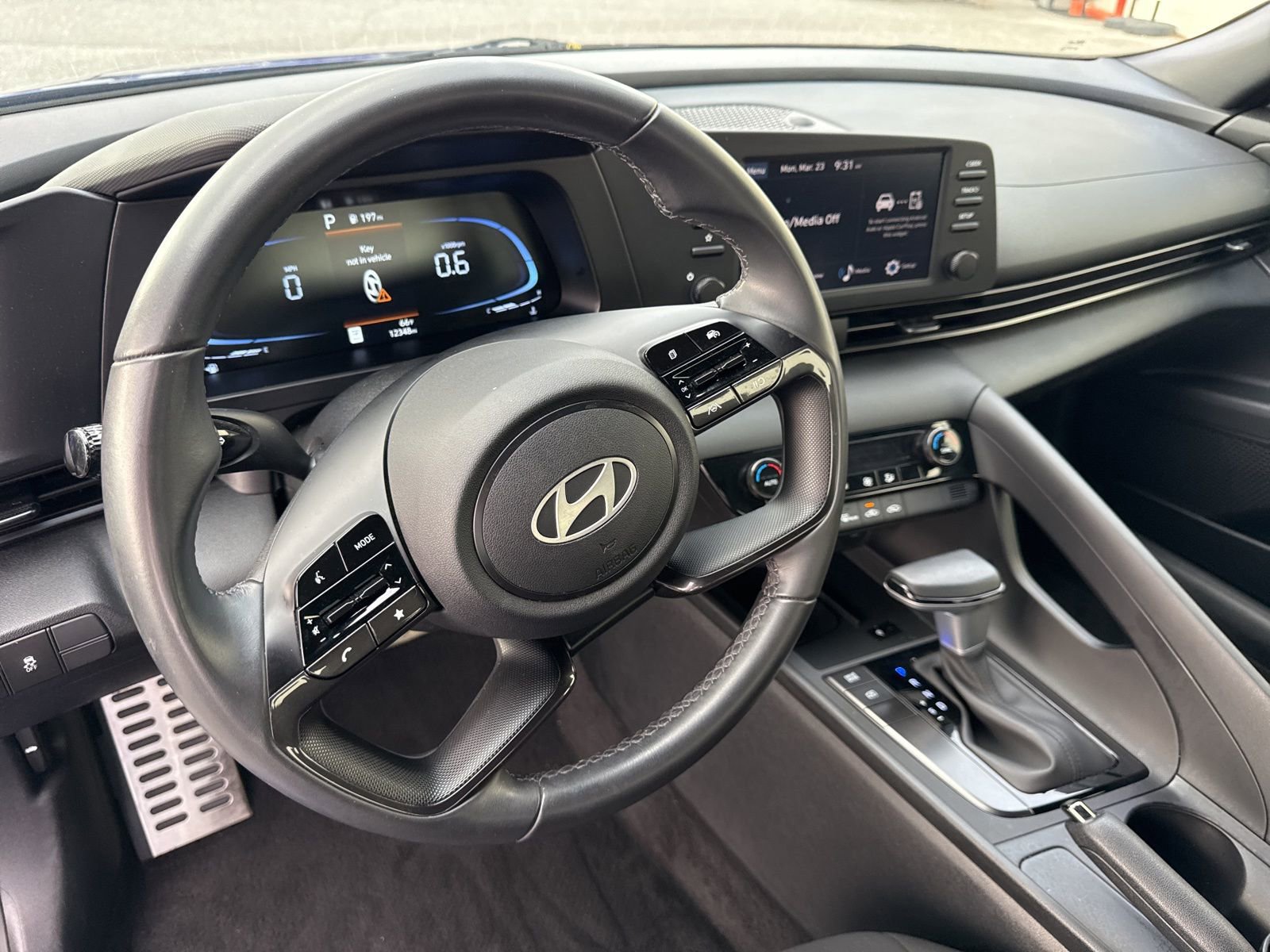 Certified 2025 Hyundai Elantra Sport image 19