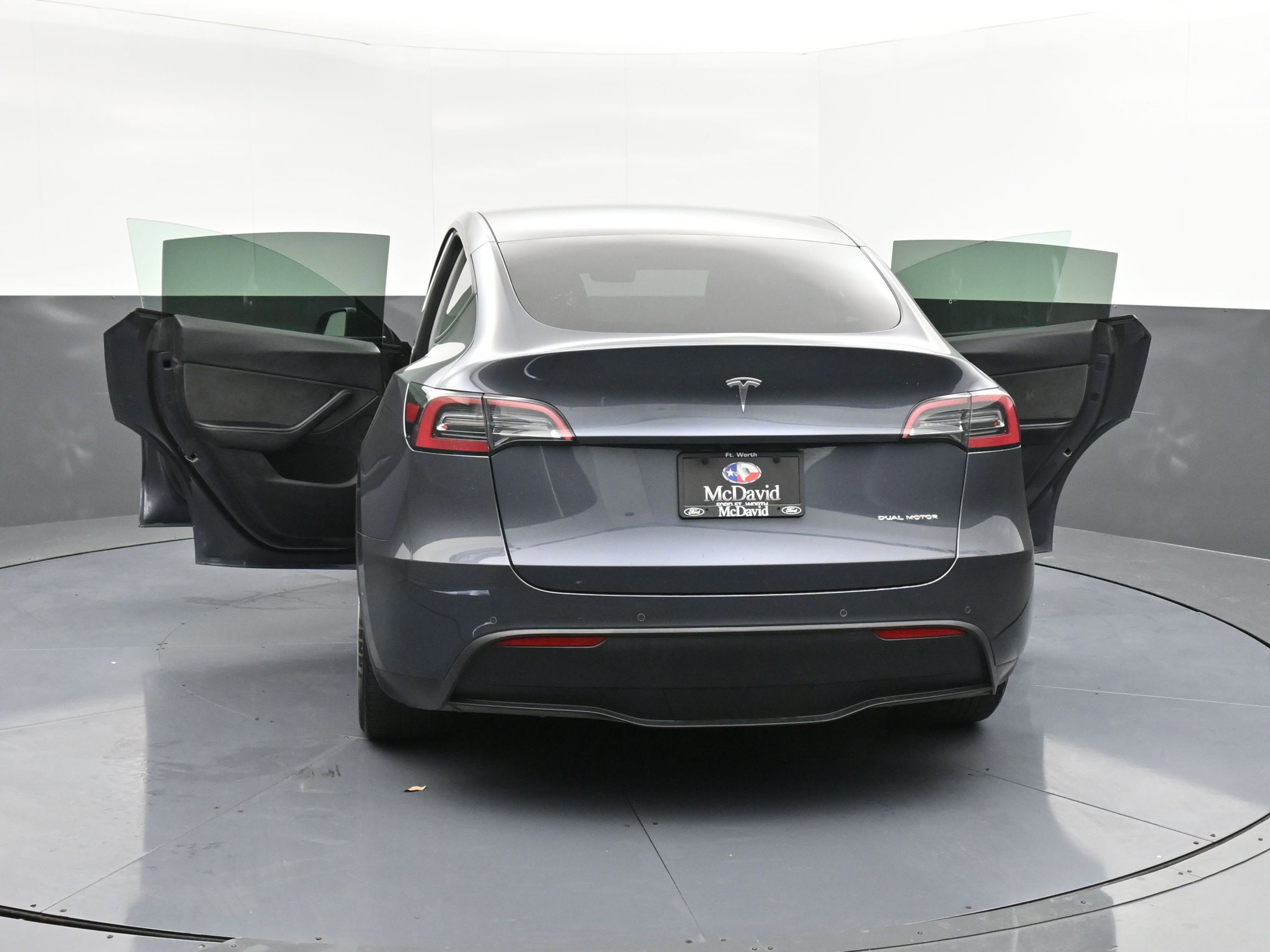 Used 2022 Tesla Model Y Long Range image 43