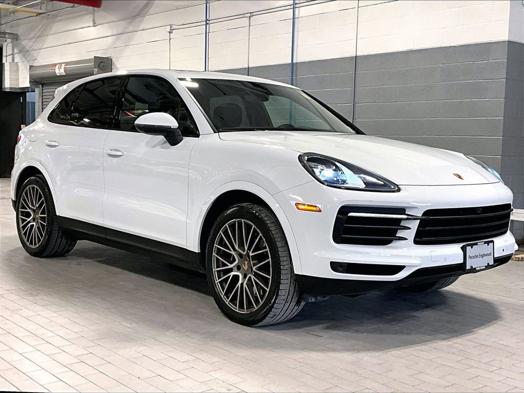 Certified 2023 Porsche Cayenne Platinum Edition image 7