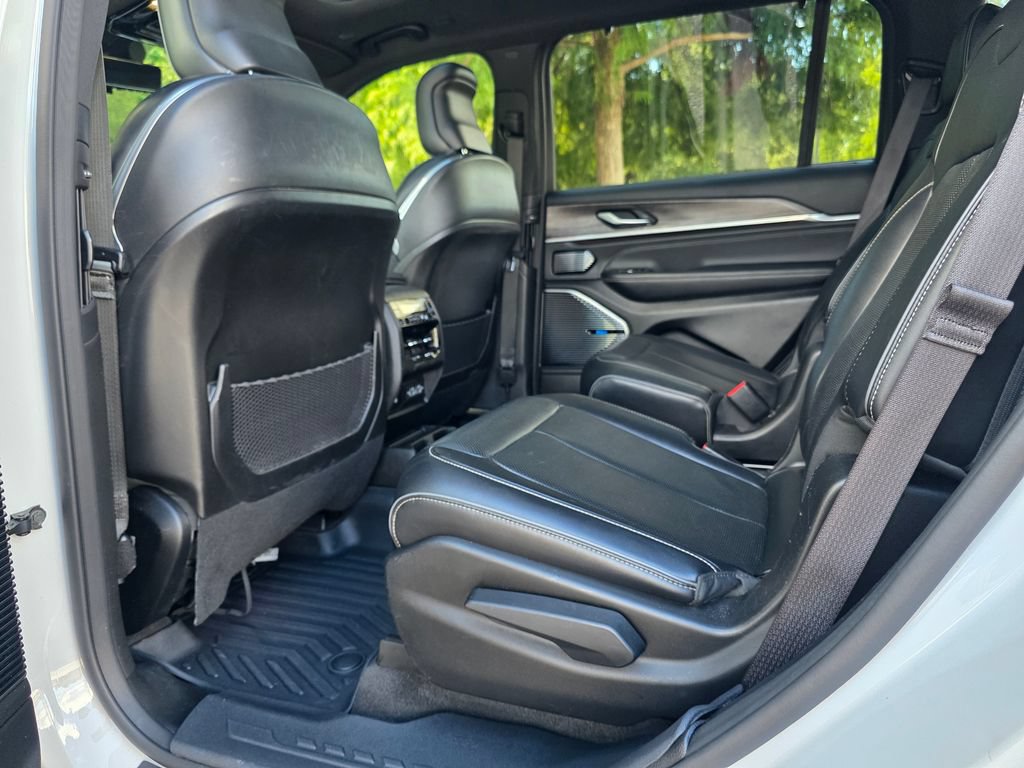 Used 2021 Jeep Grand Cherokee L Overland w/ Luxury Tech Group IV AWD/4WD image 29