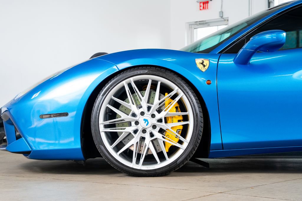 Used 2019 Ferrari 488 GTB image 9