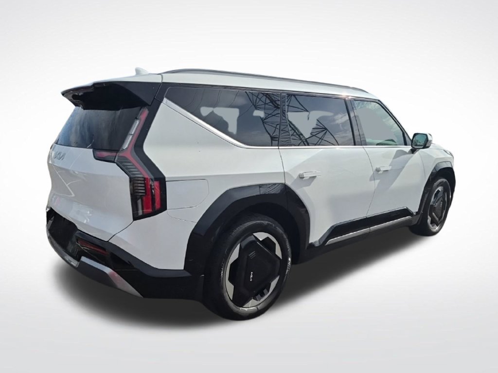 Used 2024 Kia EV9 Land AWD/4WD image 4