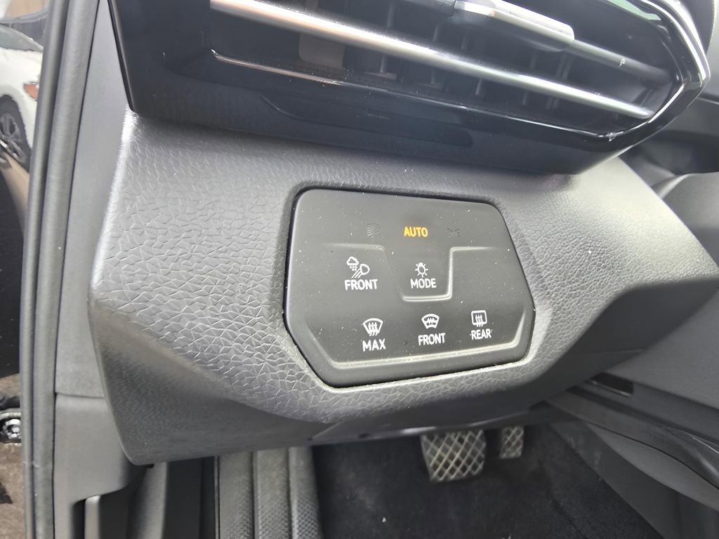 Used 2023 Volkswagen ID.4 Pro S Plus image 17