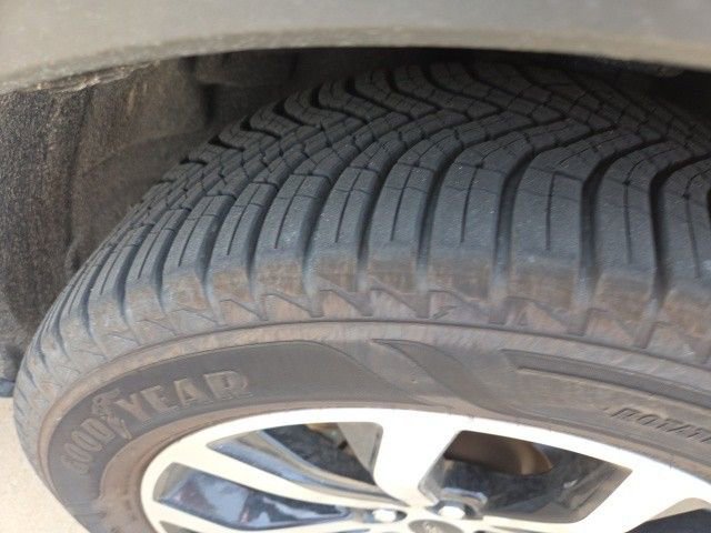 Used 2022 Ford Explorer ST-Line w/ Class IV Trailer Tow Package image 4