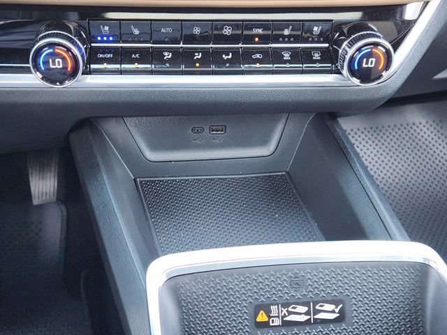 New 2026 Chevrolet Equinox ACTIV w/ Convenience Package III AWD/4WD image 16
