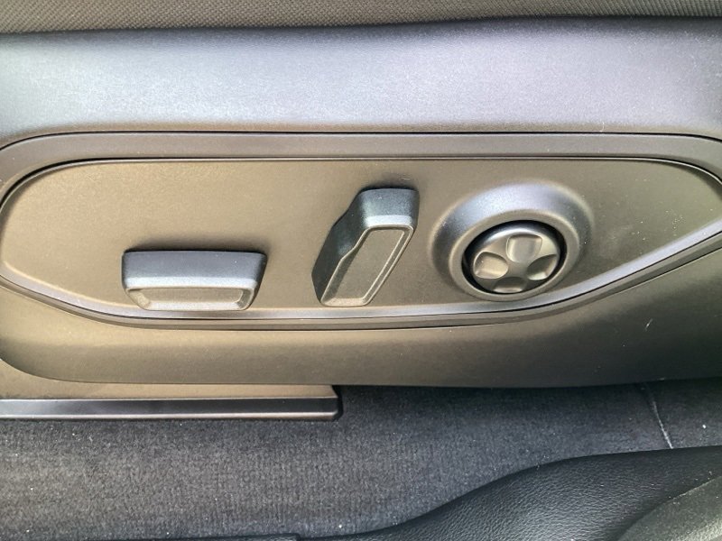 New 2025 Jeep Grand Cherokee Altitude image 24