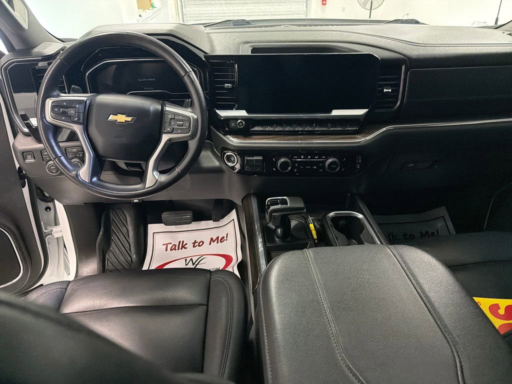 Used 2023 Chevrolet Silverado 1500 LT AWD/4WD image 13