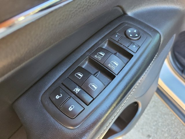 Used 2017 Jeep Grand Cherokee Limited AWD/4WD image 22